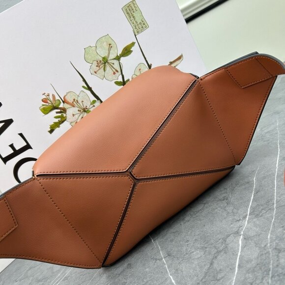 Loewe Camel Leather Women's Handbag - Picture 3 of 16